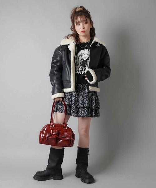 SPINNS（スピンズ）の「美シルエット 裏ボア合皮ムートンジャケット（ムートンコート・レディース・ブラウン/ブラック・ONESIZE）」の19枚目の写真