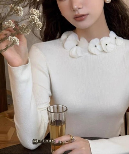 deux amour(ドゥーザムール)の「花モチーフニット長袖プルオーバー(その他トップス・レディース・ブラック/アイボリー・FREE)」の4枚目の写真