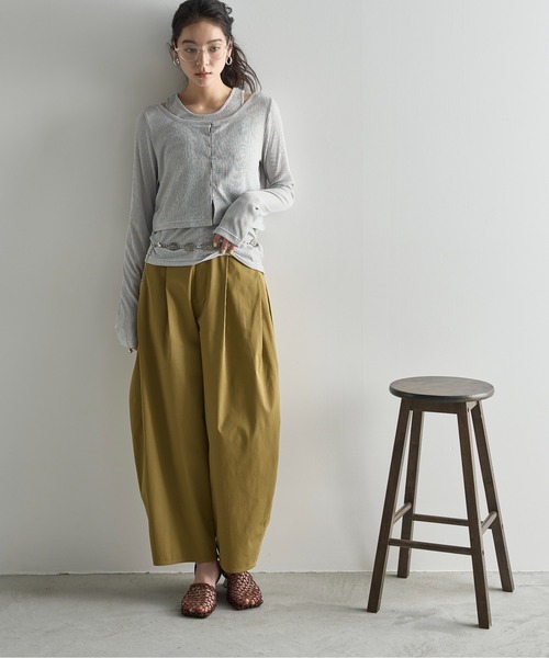 THE YOn（ザヨン）の「ツイルタックコクーンバレルパンツ（チノパンツ・レディース・ピンク/アイボリー/オリーブ/ブラック/ブラウン・FREE）」の14枚目の写真