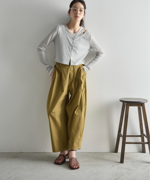 THE YOn（ザヨン）の「ツイルタックコクーンバレルパンツ（チノパンツ・レディース・ピンク/アイボリー/オリーブ/ブラック/ブラウン・FREE）」の15枚目の写真