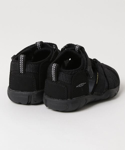 KEEN(キーン)の「SEACAMP II CNX / シーキャンプ ツー シーエヌエックス / キッズ サンダル(サンダル・キッズ・ブラック・11.5cm/12.5cm/13.5cm/14.5cm)」の2枚目の写真