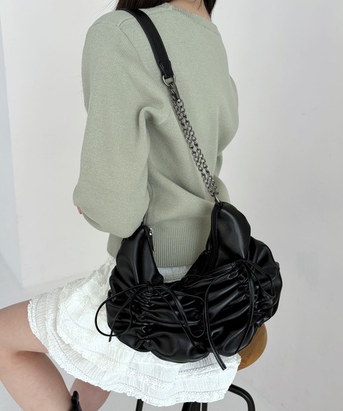 Heather（ヘザー）の「WリボンギャザーショルダーBAG　319880（ショルダーバッグ・レディース・チャコールグレー/ブラック/ベージュ・ONE SIZE）」の2枚目の写真