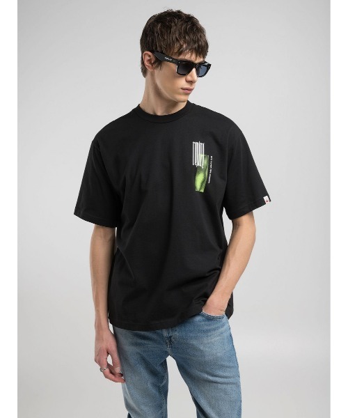 REPLAY(リプレイ)の「オーバーフィット ベーシックジャ-ジーコットンプリントTシャツ(Tシャツ/カットソー・メンズ・ブラック・SMALL/MEDIUM/LARGE/X-LARGE)」の2枚目の写真
