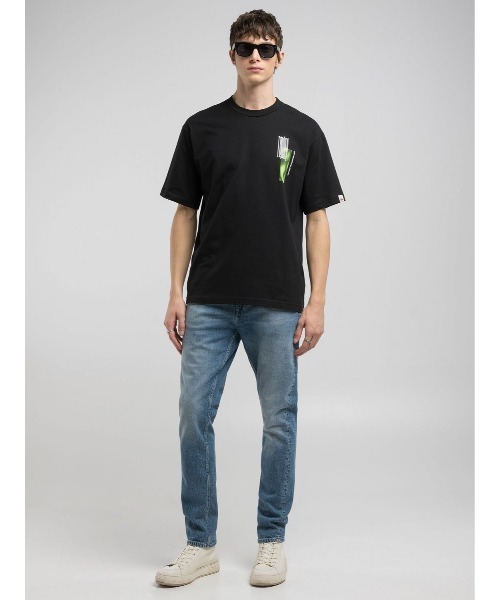 REPLAY(リプレイ)の「オーバーフィット ベーシックジャ-ジーコットンプリントTシャツ(Tシャツ/カットソー・メンズ・ブラック・SMALL/MEDIUM/LARGE/X-LARGE)」の3枚目の写真