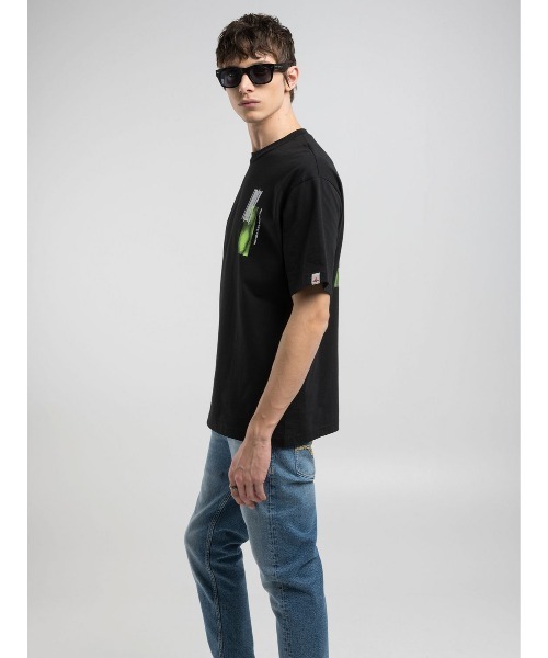 REPLAY(リプレイ)の「オーバーフィット ベーシックジャ-ジーコットンプリントTシャツ(Tシャツ/カットソー・メンズ・ブラック・SMALL/MEDIUM/LARGE/X-LARGE)」の4枚目の写真