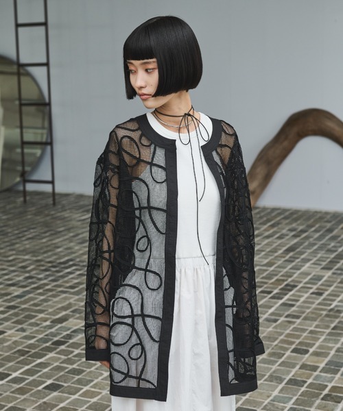 AIC.（エーアイシー）の「コード刺繍メッシュジャケット（その他アウター・レディース・アイボリー/ブラック・FREE）」の3枚目の写真