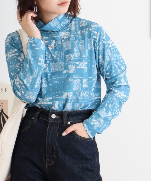 BRODIAEA(ブローディア)の「BRODIAEA ハイネックパワーネットトップス 転写プリント(Tシャツ/カットソー・レディース・ダークネイビー/ブルー/ライム・40)」の3枚目の写真