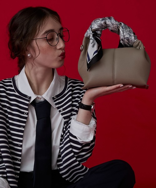 BONLECILL Marche(ボンルシールマルシェ)の「【BONLECILL Marche】2wayタックデザインワンハンドルバッグ/ショルダーバッグ(ハンドバッグ・レディース・ブラック/グレイッシュベージュ/キャメル・FREE)」の5枚目の写真