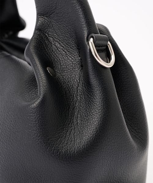 BONLECILL Marche(ボンルシールマルシェ)の「【BONLECILL Marche】2wayタックデザインワンハンドルバッグ/ショルダーバッグ(ハンドバッグ・レディース・ブラック/グレイッシュベージュ/キャメル・FREE)」の22枚目の写真