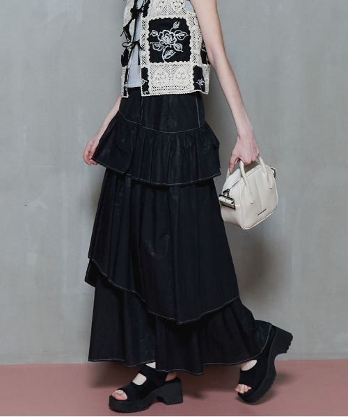 MAISON SPECIAL（メゾンスペシャル）の「Flare Tiered Skirt/フレアティアードスカート（スカート・レディース・ブルー/ブラック/ホワイト・38/36）」の3枚目の写真