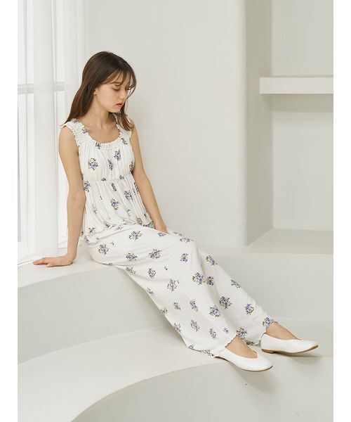 gelato pique 花柄カップインタンクトップ ロングパンツ gelato pique（ジェラートピケ）の「花柄カップインフリルタンクトップ