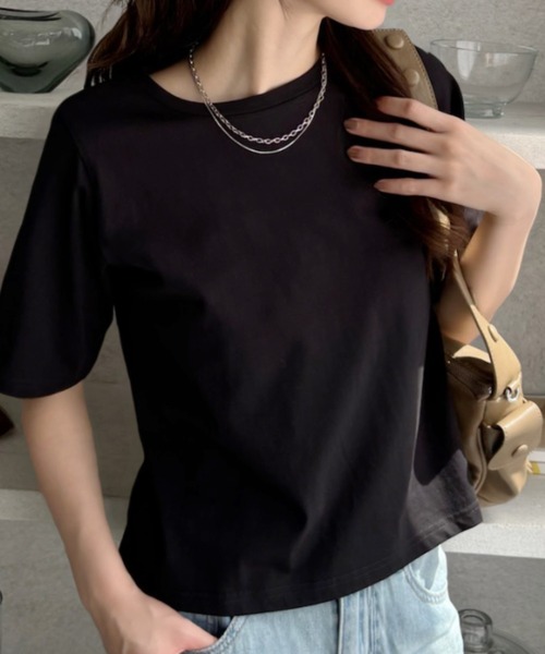 TREOVER(トレオーバー)の「カラバリ豊富♪ ベーシック クルーネックTシャツ(Tシャツ/カットソー・レディース・ホワイト×ブラック/ホワイト×グリーン/ホワイト×ブルー/ブラック/オフホワイト/ナチュラル/ブルー/チャコール/レッド・FREE)」の1枚目の写真