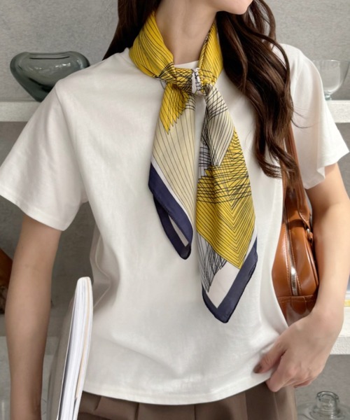 TREOVER(トレオーバー)の「カラバリ豊富♪ ベーシック クルーネックTシャツ(Tシャツ/カットソー・レディース・ホワイト×ブラック/ホワイト×グリーン/ホワイト×ブルー/ブラック/オフホワイト/ナチュラル/ブルー/チャコール/レッド・FREE)」の12枚目の写真