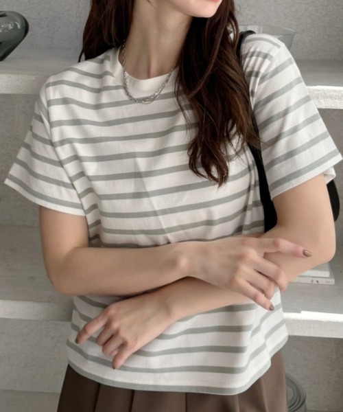 TREOVER(トレオーバー)の「カラバリ豊富♪ ベーシック クルーネックTシャツ(Tシャツ/カットソー・レディース・ホワイト×ブラック/ホワイト×グリーン/ホワイト×ブルー/ブラック/オフホワイト/ナチュラル/ブルー/チャコール/レッド・FREE)」の18枚目の写真