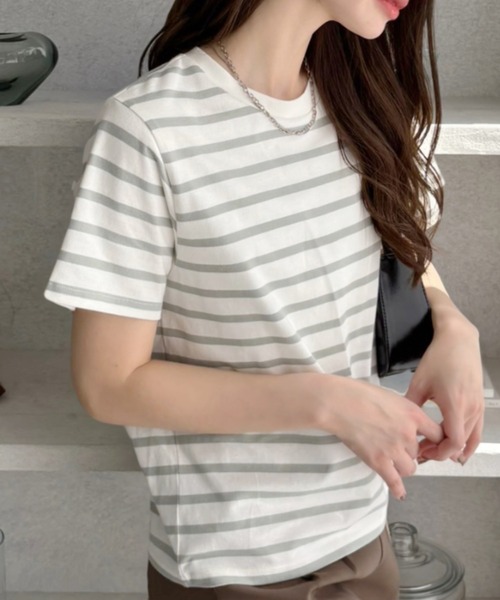 TREOVER(トレオーバー)の「カラバリ豊富♪ ベーシック クルーネックTシャツ(Tシャツ/カットソー・レディース・ホワイト×ブラック/ホワイト×グリーン/ホワイト×ブルー/ブラック/オフホワイト/ナチュラル/ブルー/チャコール/レッド・FREE)」の19枚目の写真