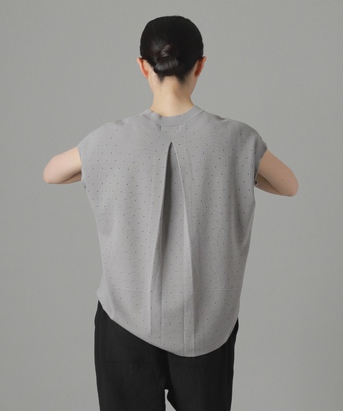 ZUCCa（ズッカ）の「ホールドットニット / ニットポロシャツ / S（ポロシャツ・レディース・グレー/カーキ/ブラック・M size）」の6枚目の写真