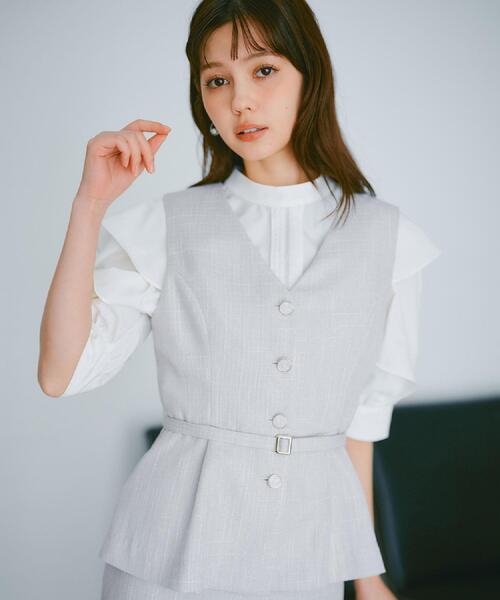 index(インデックス)の「麻混ラメツイードペプラムジレ/セットアップ対応【洗濯機洗い可】(ベスト・レディース・ライトグレー/ブラック・38/36/40)」の1枚目の写真