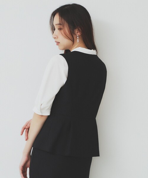 index(インデックス)の「麻混ラメツイードペプラムジレ/セットアップ対応【洗濯機洗い可】(ベスト・レディース・ライトグレー/ブラック・38/36/40)」の5枚目の写真