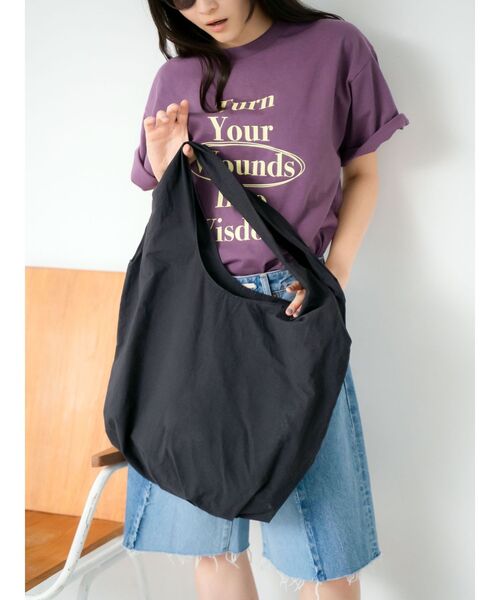 Ungrid（アングリッド）の「タックデザインラウンドバッグ（ハンドバッグ・レディース・ブラック/その他1/アイボリー・FREE）」の5枚目の写真