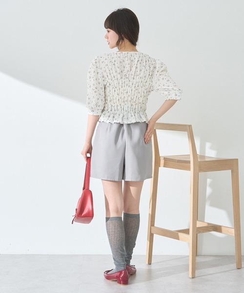 earth music&ecology（アースミュージックアンドエコロジー）の「花柄ポコポコシャーリングトップス（Tシャツ/カットソー・レディース・アイボリー/ブラック・FREE）」の15枚目の写真