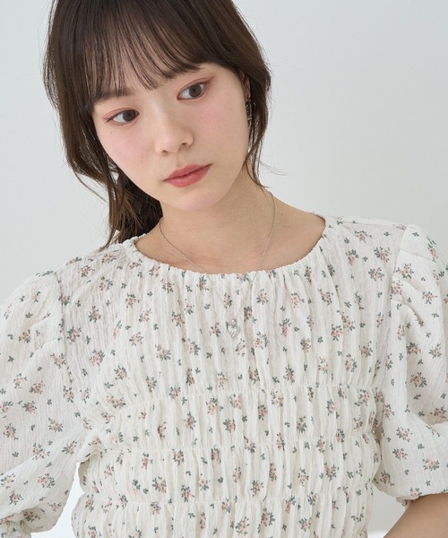 earth music&ecology（アースミュージックアンドエコロジー）の「花柄ポコポコシャーリングトップス（Tシャツ/カットソー・レディース・アイボリー/ブラック・FREE）」の12枚目の写真