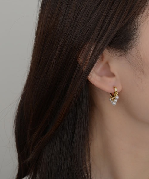 Mayree(メイリー)の「【resonance】パール×ゴールド ニュアンスデザイン ピアス(ピアス(両耳用)・レディース・ゴールド系2/ゴールド系3/ゴールド系4/ゴールド系5/ゴールド系1・FREE)」の5枚目の写真