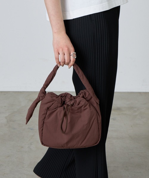 COLONY 2139(コロニートゥーワンスリーナイン)の「ナイロンドロストバッグ(ハンドバッグ・レディース・ブラウン/アイボリー/ブラック/サックスブルー・FREE)」の18枚目の写真