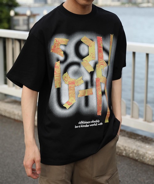 HOOK(フック)の「ミステリアスレタープリントTシャツ (SS)(Tシャツ/カットソー・メンズ・ホワイト系その他/ブラック系その他/レッド系その他/ホワイト系その他2/ホワイト系その他3/ホワイト系その他4/ホワイト系その他5/ブラック系その他2/ブラック系その他3/ブラック系その他4/ブラック系その他5/レッド系その他2/レッド系その他3・MEDIUM/LARGE)」の6枚目の写真