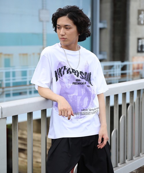 HOOK(フック)の「ミステリアスレタープリントTシャツ (SS)(Tシャツ/カットソー・メンズ・ホワイト系その他/ブラック系その他/レッド系その他/ホワイト系その他2/ホワイト系その他3/ホワイト系その他4/ホワイト系その他5/ブラック系その他2/ブラック系その他3/ブラック系その他4/ブラック系その他5/レッド系その他2/レッド系その他3・MEDIUM/LARGE)」の2枚目の写真