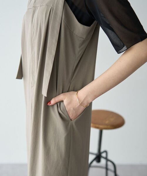 YECCA VECCA（イェッカヴェッカ）の「ドライタッチサロペットスカート（サロペット/オーバーオール・レディース・モカ/ブラック・FREE）」の15枚目の写真