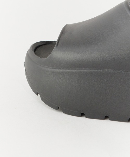 Chick(チック)の「Rubber thick-soled sandals / 厚底サンダル(サンダル・レディース・ブラック/ベージュ/ホワイト・24-24.5/23-23.5)」の14枚目の写真
