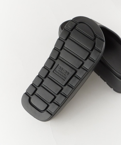 Chick(チック)の「Rubber thick-soled sandals / 厚底サンダル(サンダル・レディース・ブラック/ベージュ/ホワイト・24-24.5/23-23.5)」の16枚目の写真