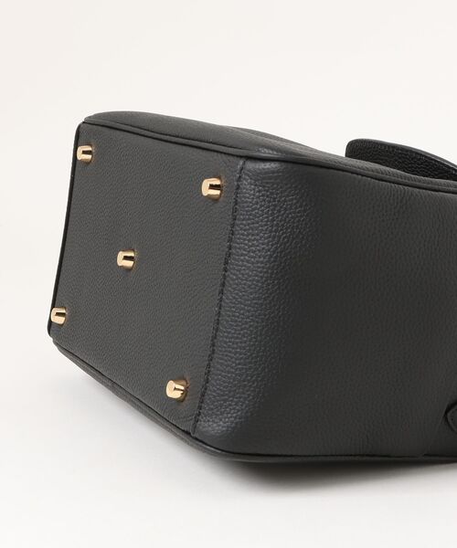 NiiNa(ニーナ)の「【 NiiNa / ニーナ 】高品質牛革2wayスクエアショルダーキャットバッグ(ショルダーバッグ・レディース・グレイッシュベージュ/ブラック/ブルー/ダークブラウン/ブラウン/ホワイト・FREE)」の19枚目の写真
