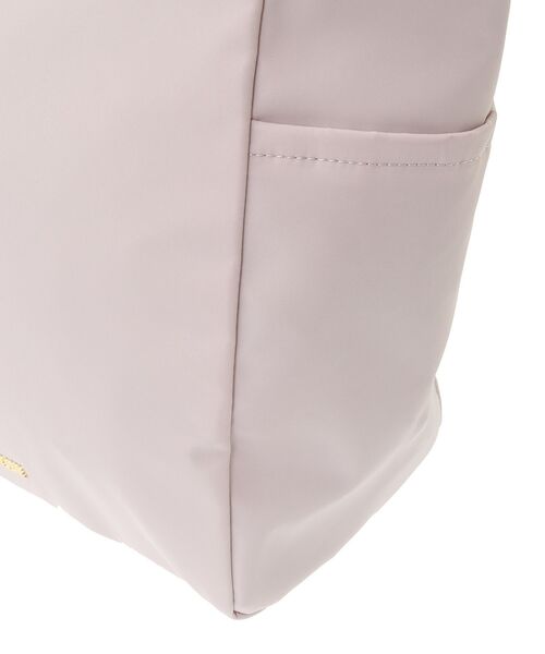 Maison de FLEUR（メゾンドフルール）の「撥水加工フリルハンドルバッグ（トートバッグ・レディース・ピンク系その他3/ブラック・FREE）」の14枚目の写真