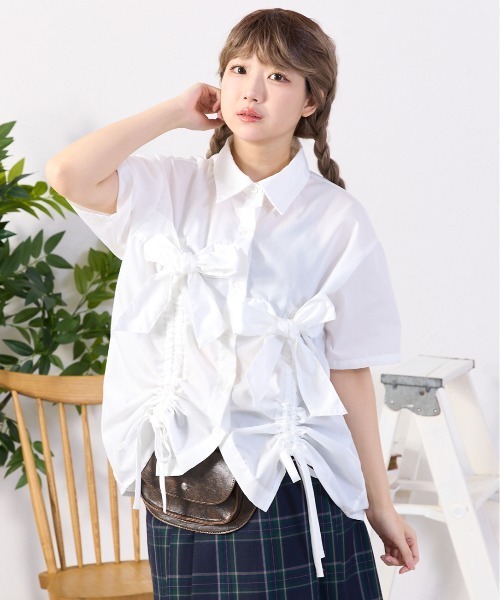 kutir（クティール）の「半袖アソートドロストリボンシャツ（シャツ/ブラウス・レディース・ボルドー/ベージュ/ライトブルー/オフホワイト/チャコールグレー・FREE）」の2枚目の写真