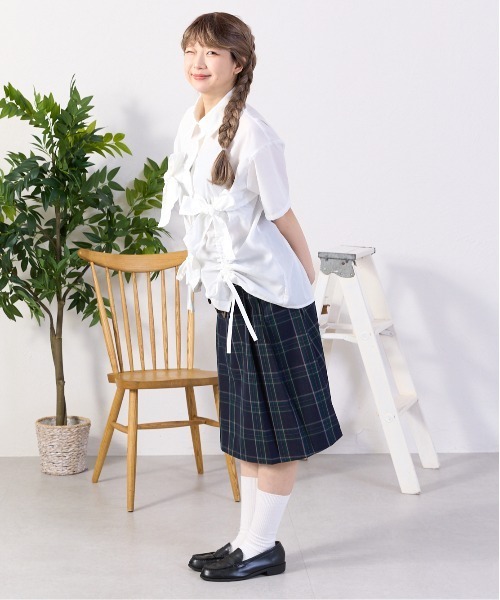 kutir（クティール）の「半袖アソートドロストリボンシャツ（シャツ/ブラウス・レディース・ボルドー/ベージュ/ライトブルー/オフホワイト/チャコールグレー・FREE）」の10枚目の写真