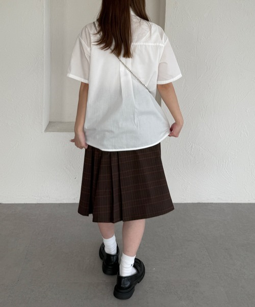 kutir（クティール）の「半袖アソートドロストリボンシャツ（シャツ/ブラウス・レディース・ボルドー/ベージュ/ライトブルー/オフホワイト/チャコールグレー・FREE）」の17枚目の写真