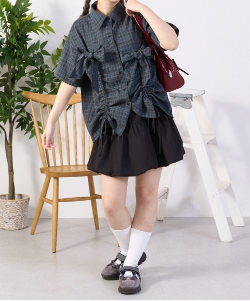 kutir（クティール）の「半袖アソートドロストリボンシャツ（シャツ/ブラウス・レディース・ボルドー/ベージュ/ライトブルー/オフホワイト/チャコールグレー・FREE）」の22枚目の写真