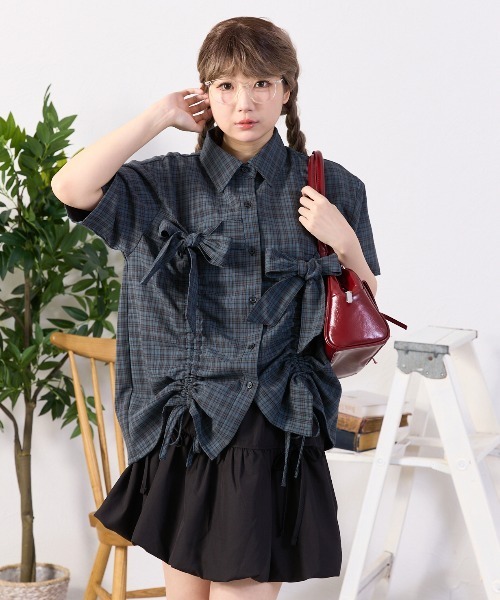 kutir（クティール）の「半袖アソートドロストリボンシャツ（シャツ/ブラウス・レディース・ボルドー/ベージュ/ライトブルー/オフホワイト/チャコールグレー・FREE）」の18枚目の写真