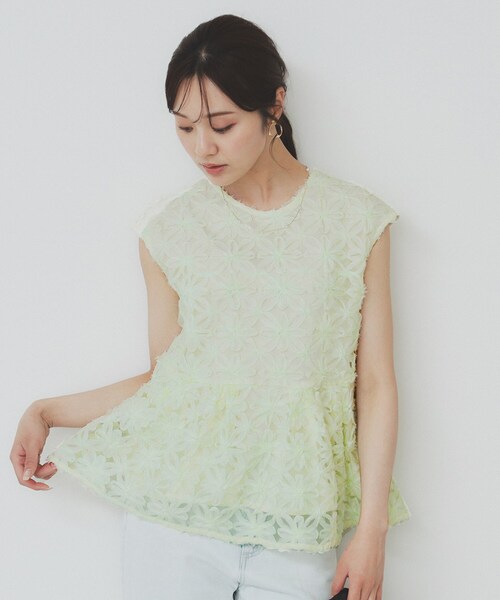 index（インデックス）の「フラワーチュール刺繍ペプラムブラウス【洗える】（シャツ/ブラウス・レディース・ブラック/アイボリー/ライトグリーン・40/38/36）」の20枚目の写真