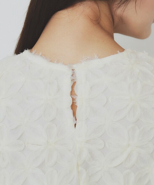 index（インデックス）の「フラワーチュール刺繍ペプラムブラウス【洗える】（シャツ/ブラウス・レディース・ブラック/アイボリー/ライトグリーン・40/38/36）」の8枚目の写真