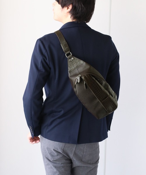 クロコダイル ボディバッグ マット加工 牛革 型押し（ショルダー