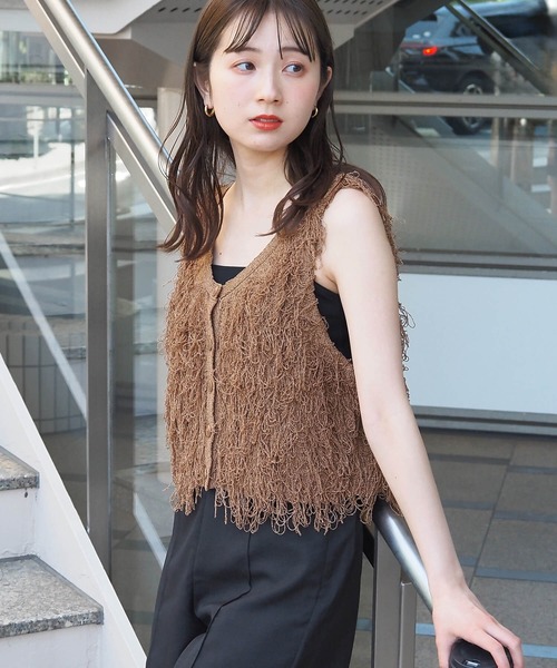 tiptop(ティップトップ)の「ループフリンジ2wayベスト(ベスト・レディース・アイボリー/チャコールグレー/ブラウン/レッド・FREE)」の17枚目の写真