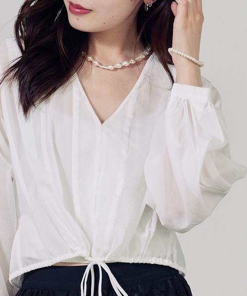 c/est(シーエ)の「c/est/シーエ JORRIE ブラウス 秋物 秋服 2026年秋冬(シャツ/ブラウス・レディース・ブラック/オフホワイト・FREE)」の2枚目の写真