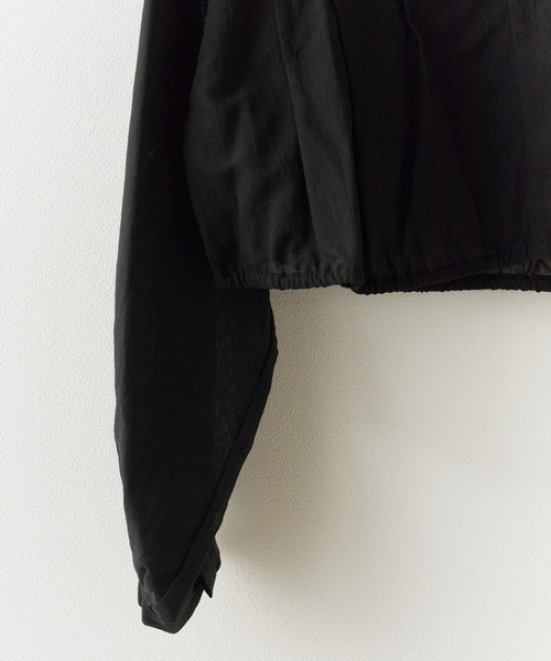 c/est(シーエ)の「c/est/シーエ JORRIE ブラウス 秋物 秋服 2026年秋冬(シャツ/ブラウス・レディース・ブラック/オフホワイト・FREE)」の18枚目の写真
