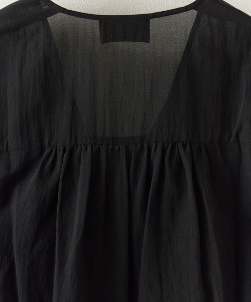 c/est(シーエ)の「c/est/シーエ JORRIE ブラウス 秋物 秋服 2026年秋冬(シャツ/ブラウス・レディース・ブラック/オフホワイト・FREE)」の21枚目の写真