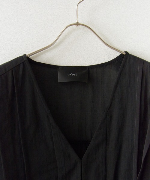c/est(シーエ)の「c/est/シーエ JORRIE ブラウス 秋物 秋服 2026年秋冬(シャツ/ブラウス・レディース・ブラック/オフホワイト・FREE)」の17枚目の写真