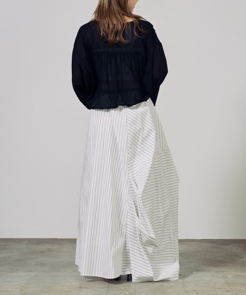 c/est(シーエ)の「c/est/シーエ JORRIE ブラウス 秋物 秋服 2026年秋冬(シャツ/ブラウス・レディース・ブラック/オフホワイト・FREE)」の16枚目の写真