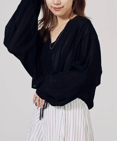 c/est(シーエ)の「c/est/シーエ JORRIE ブラウス 秋物 秋服 2026年秋冬(シャツ/ブラウス・レディース・ブラック/オフホワイト・FREE)」の11枚目の写真