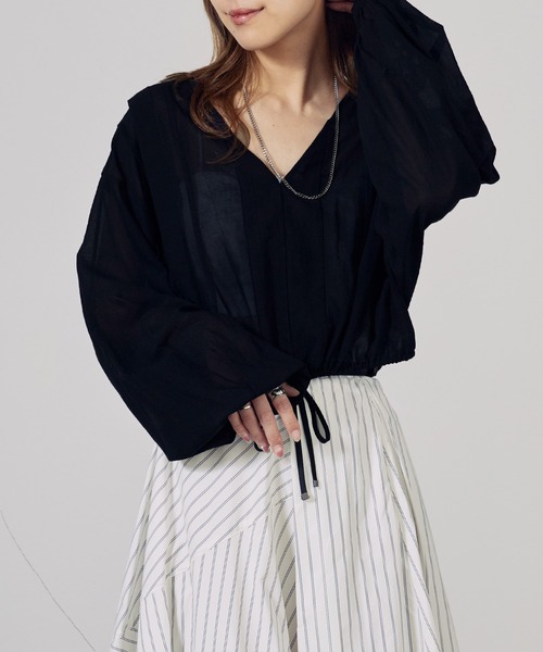 c/est(シーエ)の「c/est/シーエ JORRIE ブラウス 秋物 秋服 2026年秋冬(シャツ/ブラウス・レディース・ブラック/オフホワイト・FREE)」の12枚目の写真